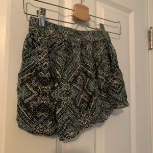 Cute little shorts. 
~ flowy
~POCKETS!💐